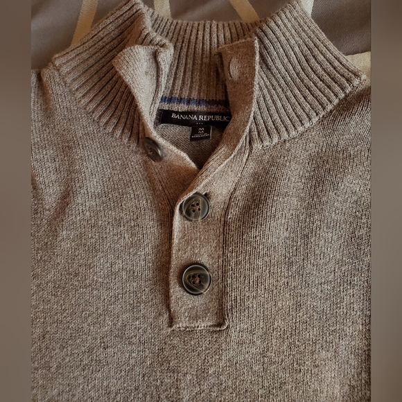 Banana Republic Sweater - Picture 2 of 3